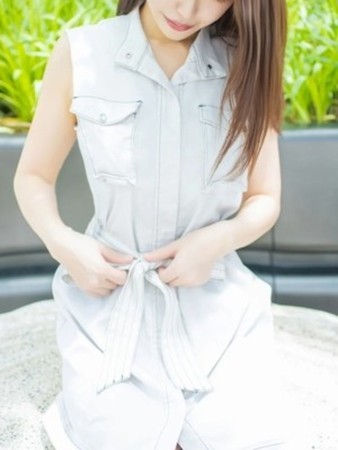 芹沢 りのさんの写真3枚目