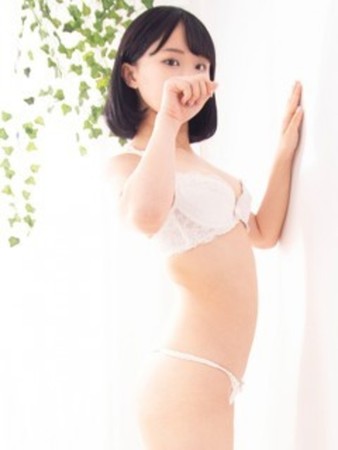 古東なみかさんの写真1枚目
