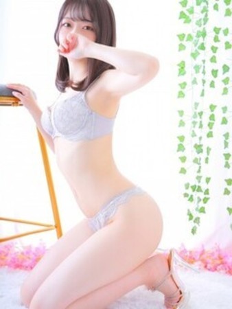 霧島ゆなさんの写真4枚目