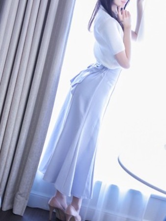 新人・愛華葉(あげは)さんの写真5枚目