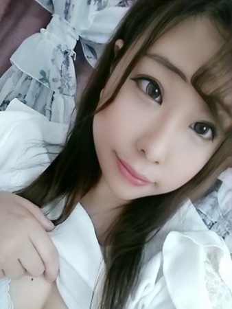 新人ひなさんの写真1枚目