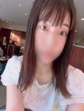 新人りりこさんの写真1枚目