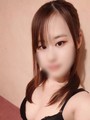 新人しおん