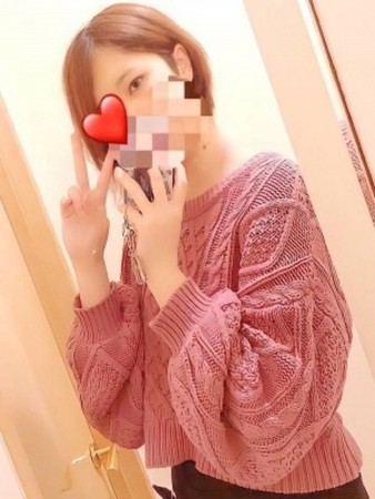 新人みれいさんの写真1枚目