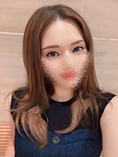 新人れな