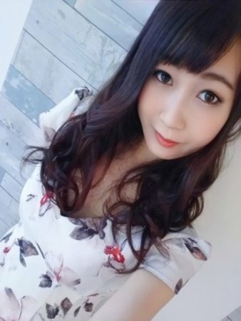 新人なつめさんの写真1枚目