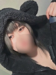 新人ともえ