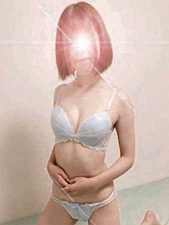新人あやねさんの写真1枚目
