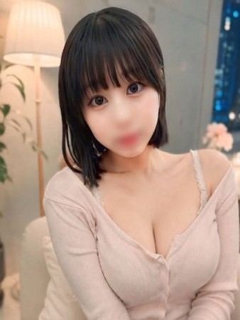 新人ひよりさんの写真1枚目