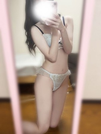 えりなさんの写真2枚目