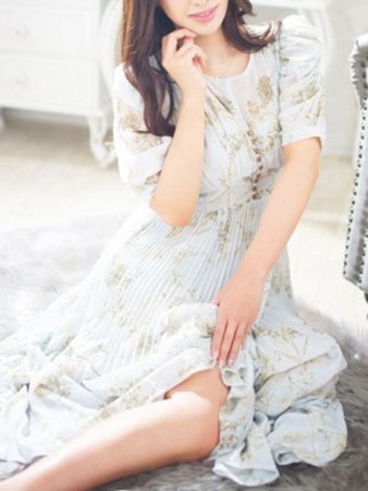 芳川ゆなさんの写真3枚目