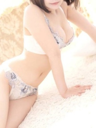 神崎なぎささんの写真1枚目