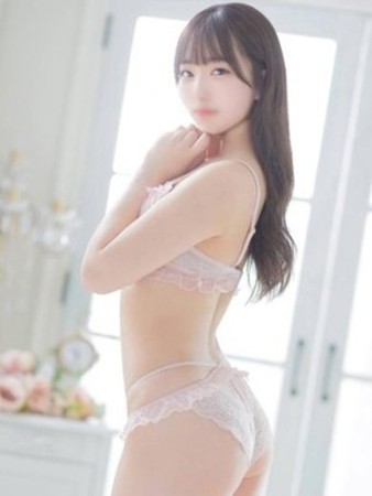三上るなさんの写真5枚目