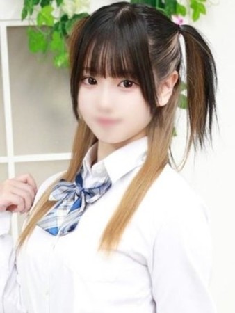 双葉りいさんの写真1枚目