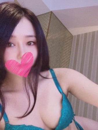 公咲せりあさんの写真2枚目
