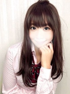 秋山ななみ
