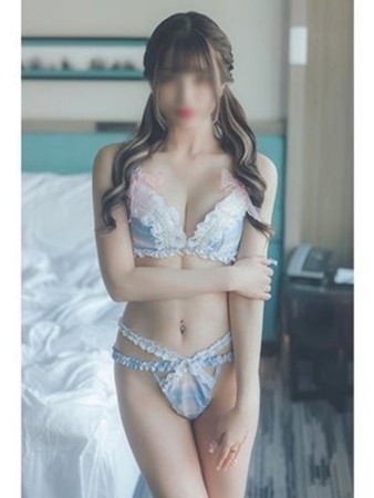 月野あいなさんの写真2枚目