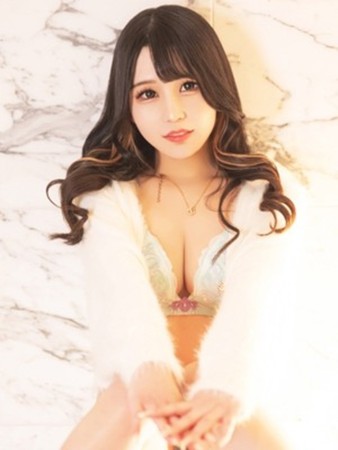 東雲ひなのさんの写真3枚目