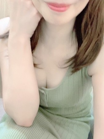 新人しずくさんの写真3枚目