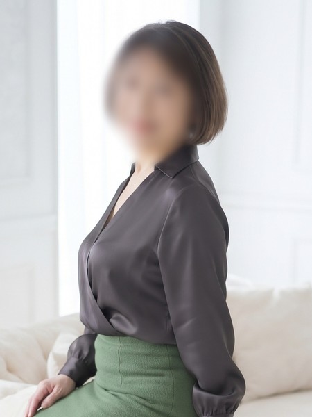 大チャンス！！今なら移動時間でご案内♪お上品なGカップ人気奥様「しのさん」！
